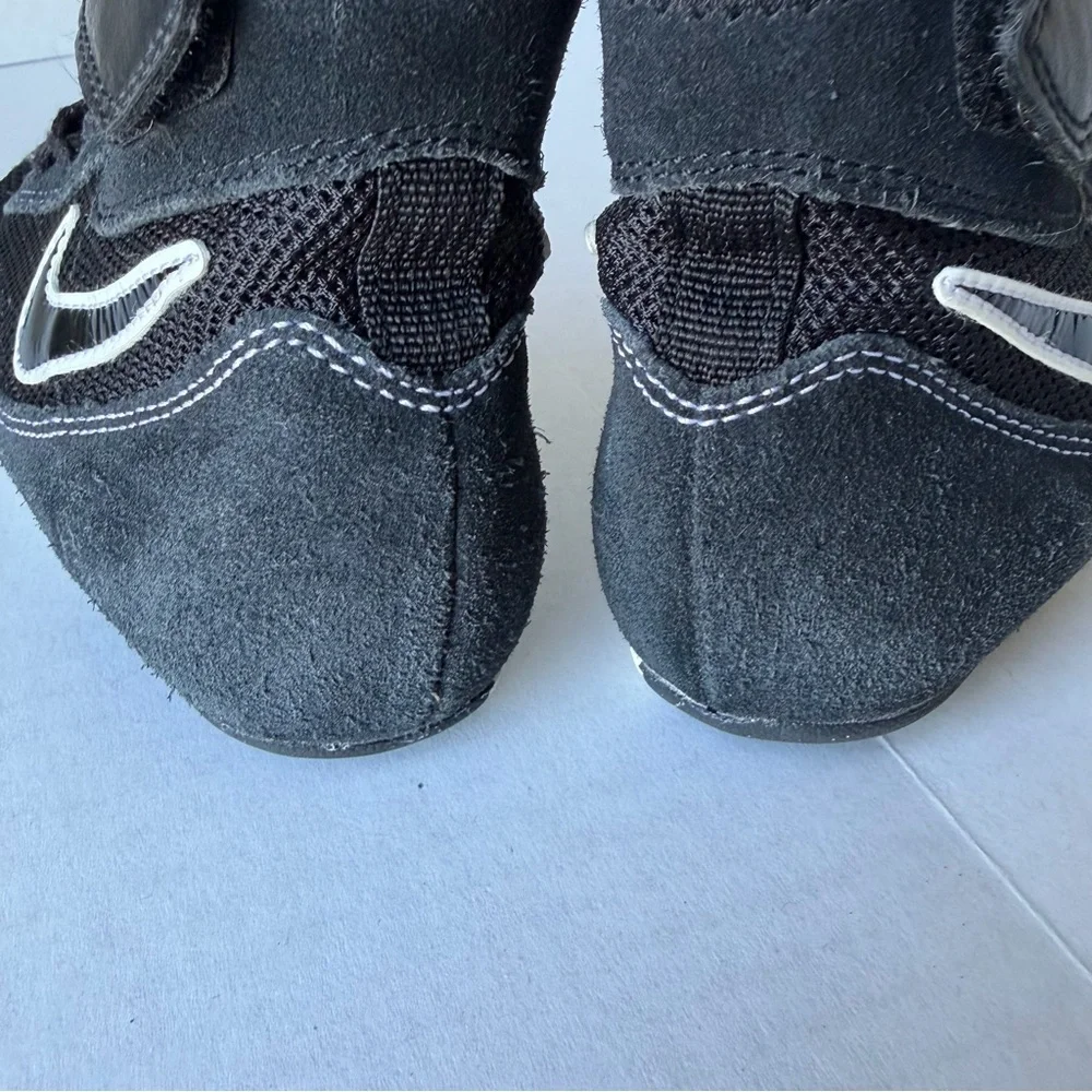 Nike Kids Wrestling Shoes Black‎ High-Top Suede with White Swoosh Size 1 Youth